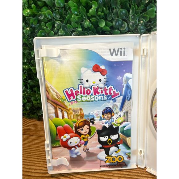 Hello Kitty Seasons (Nintendo Wii, 2010) CIB Complete Game w/ Manual - Picture 5 of 6